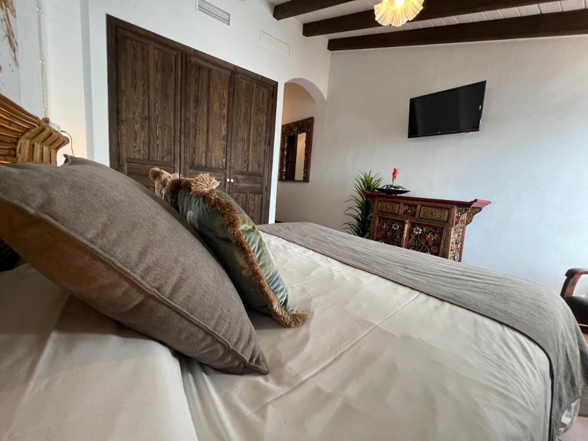 On Acebuchal 23 Guest House El Rocío Екстериор снимка