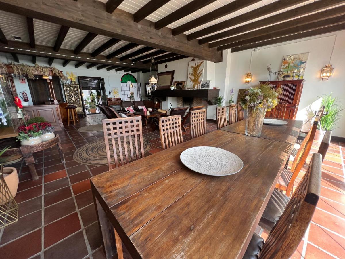 On Acebuchal 23 Guest House El Rocío Екстериор снимка