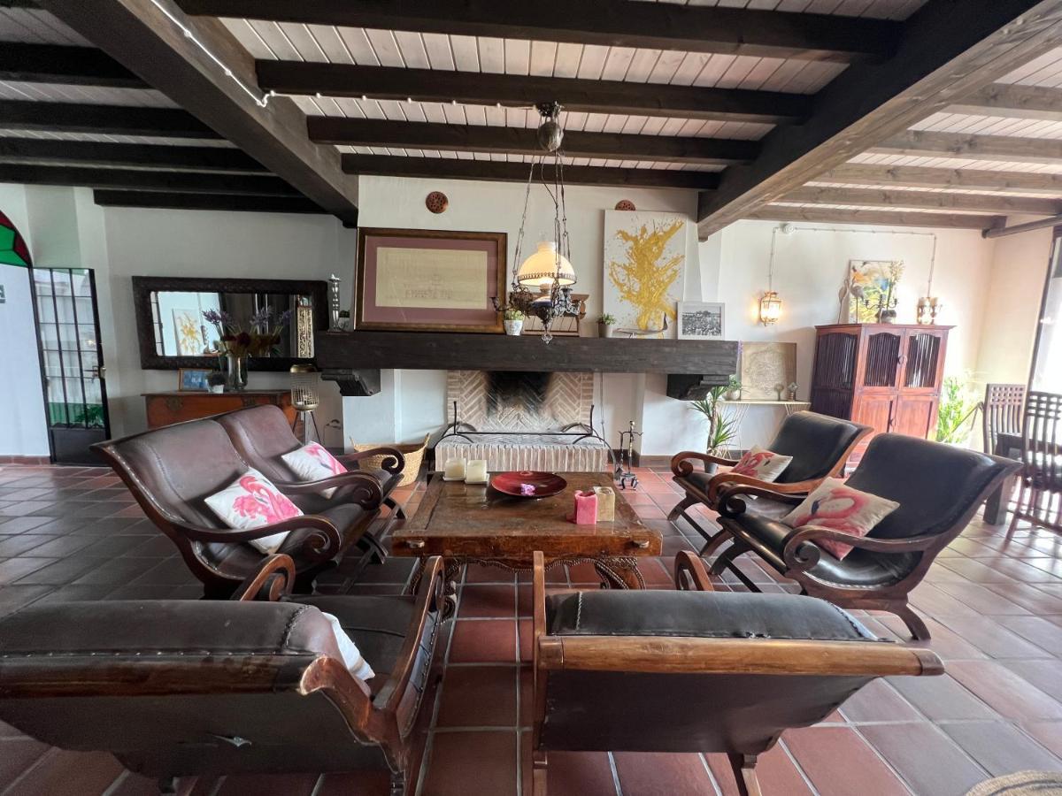 On Acebuchal 23 Guest House El Rocío Екстериор снимка